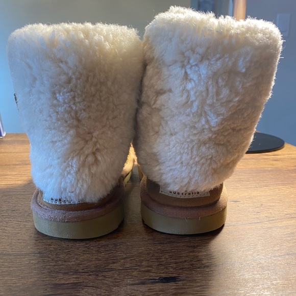 UGG Ellee Kids Boot Size 13 USED - Picture 7 of 7